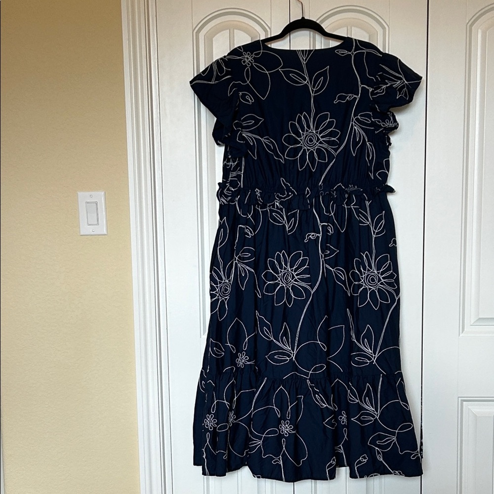 crown & ivy Navy Blue Floral Midi Dress with White Outline Print - Picture 7 of 8